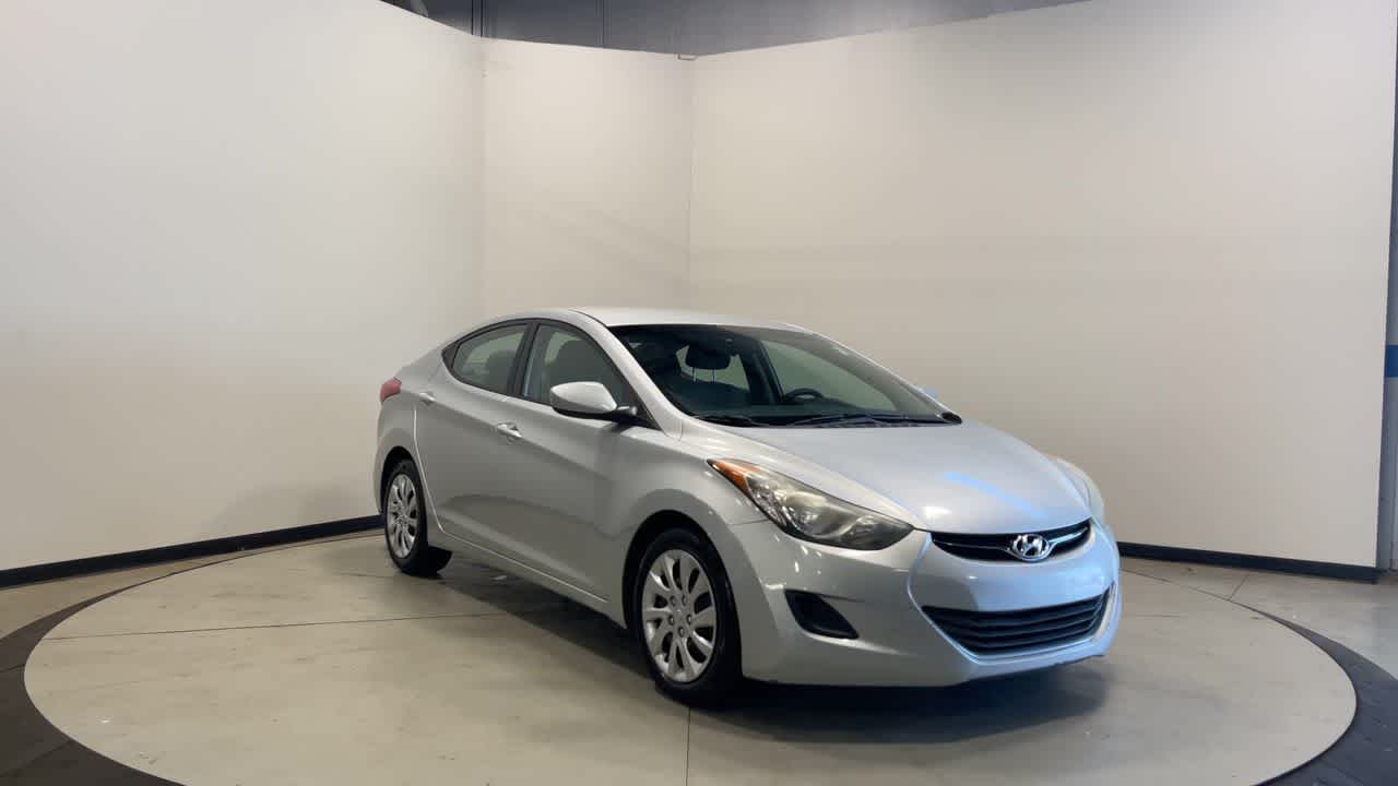 2013 Hyundai Elantra — detail view