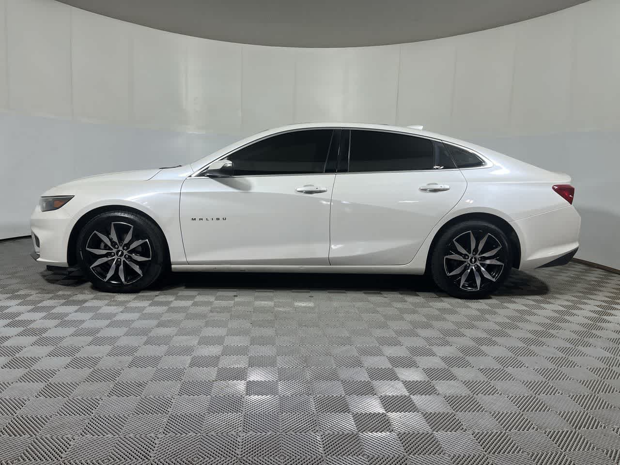 2017 Chevrolet Malibu — detail view