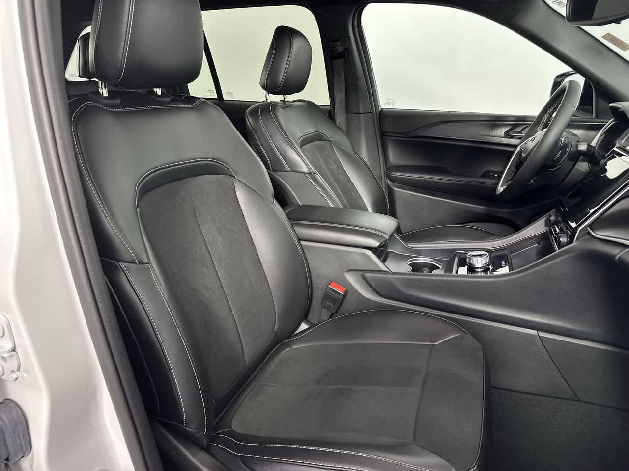 2024 Jeep Grand Cherokee — interior view