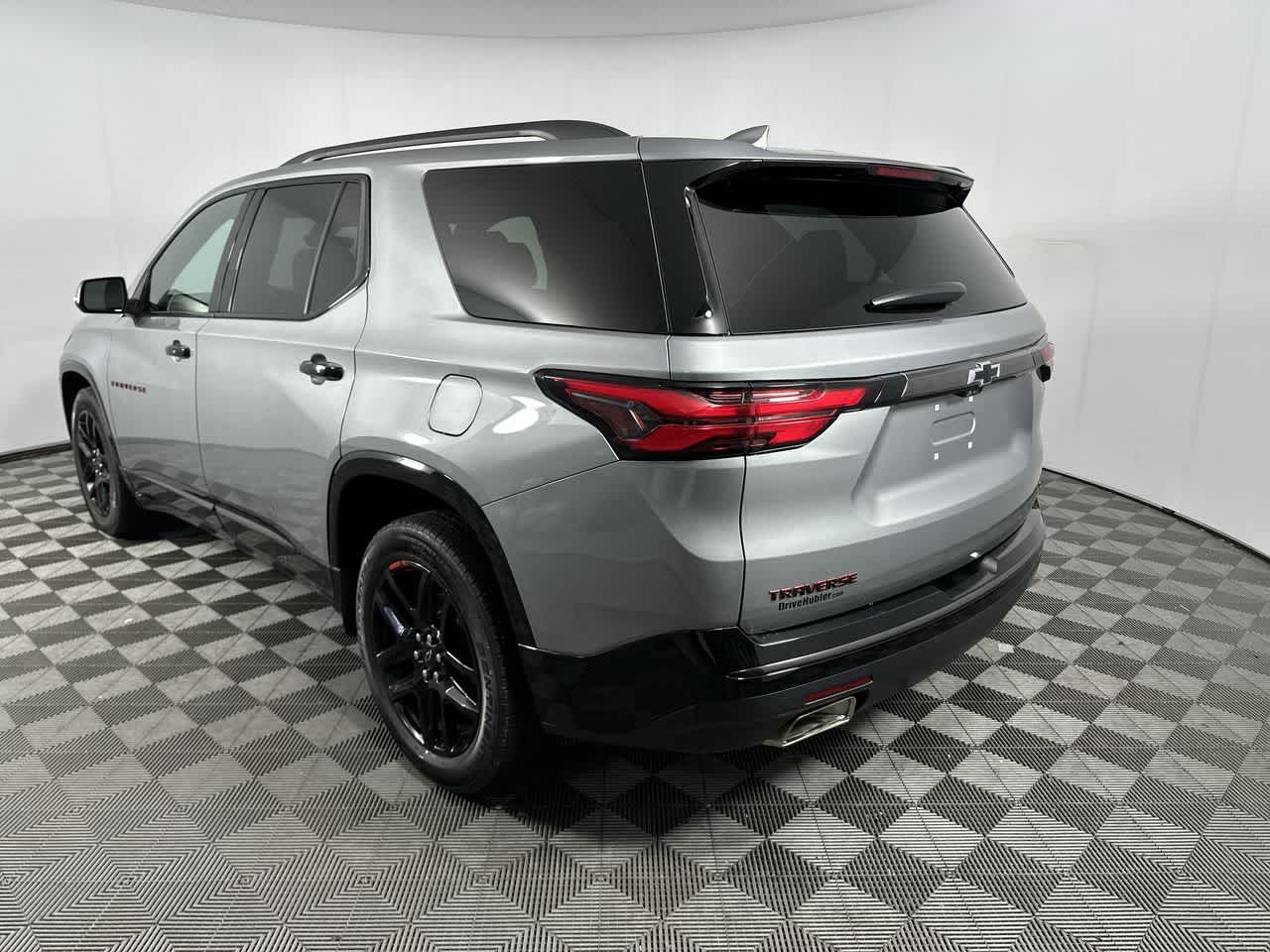 2023 Chevrolet Traverse — rear three-quarter view