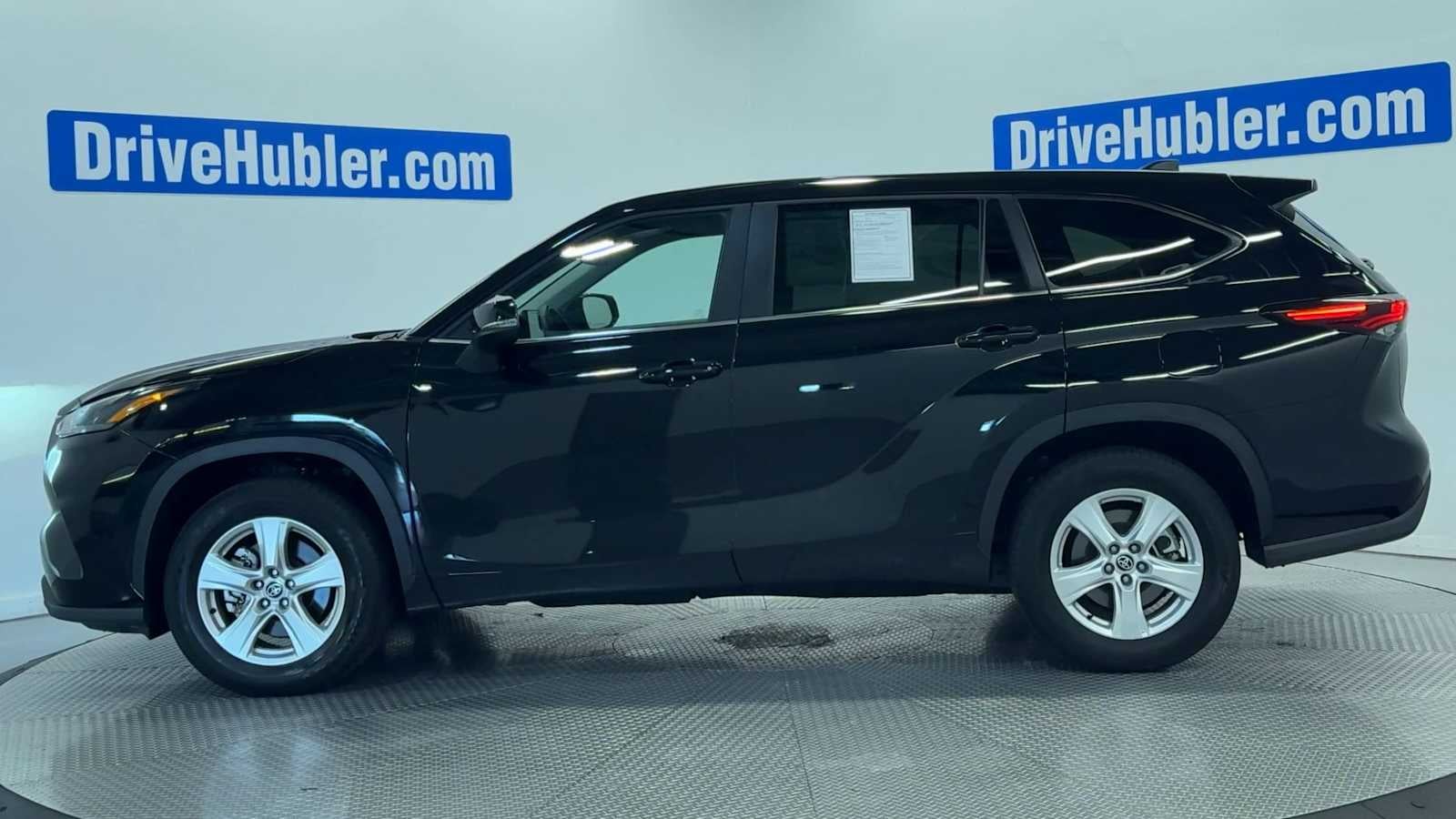 2025 Toyota Highlander — detail view