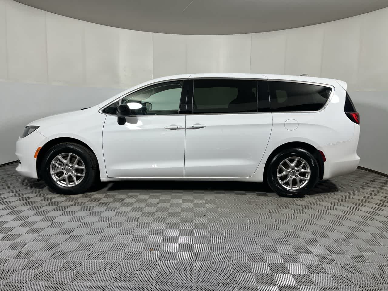 2024 Chrysler Voyager — detail view